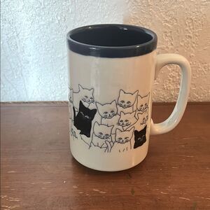 Cat-Themed Ceramic Mug - Black and White otagari style